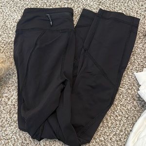 Winder under cropped black leggings size 4